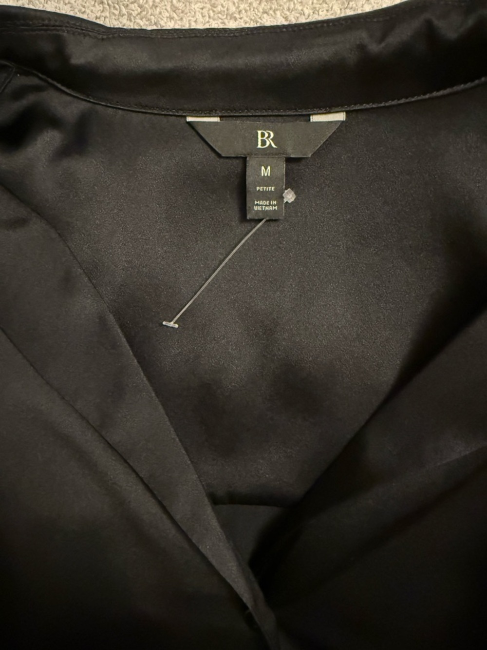 Banana Republic Black bliss resort 100% silk Button-Up Blouse - Picture 3 of 6